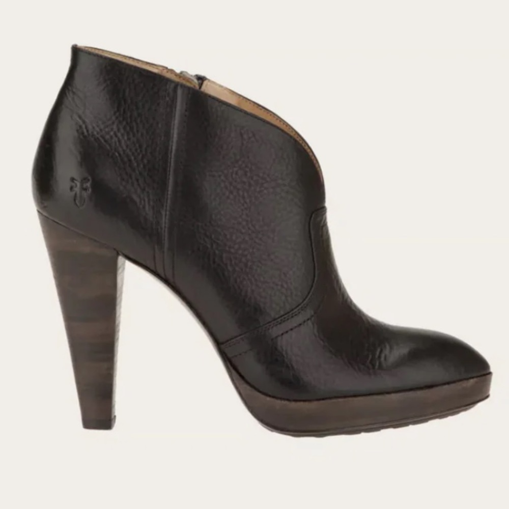 FRYE Harlow Campus Bootie Size 6 Black